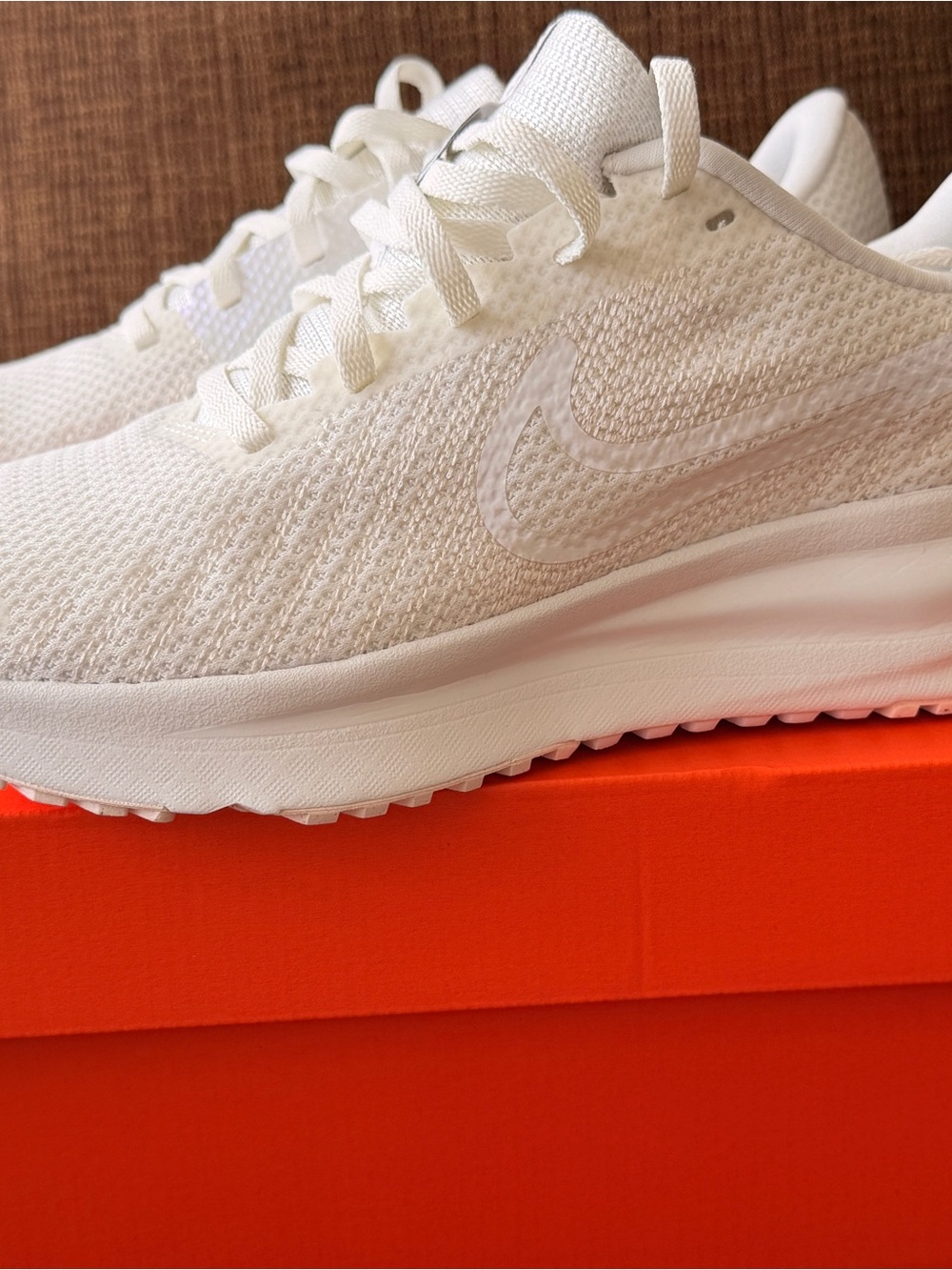 NEW Nike Women's All-White Run Defy Lightweight Knit Running Sneakers